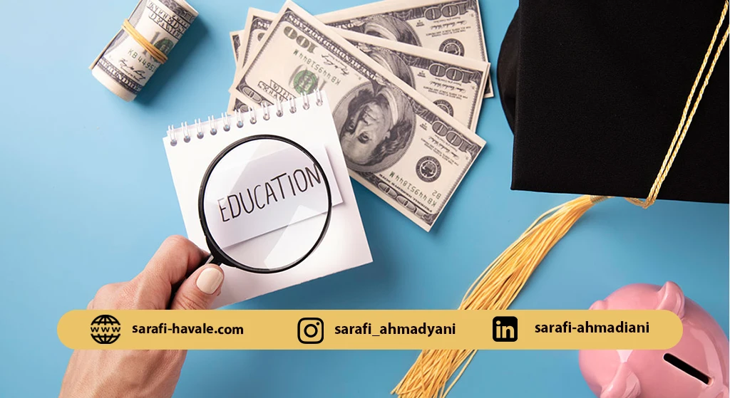 دلار ها در کنار کلاه فارغ التحصیلی